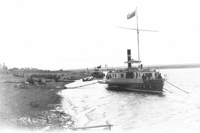 Пароход на берегу